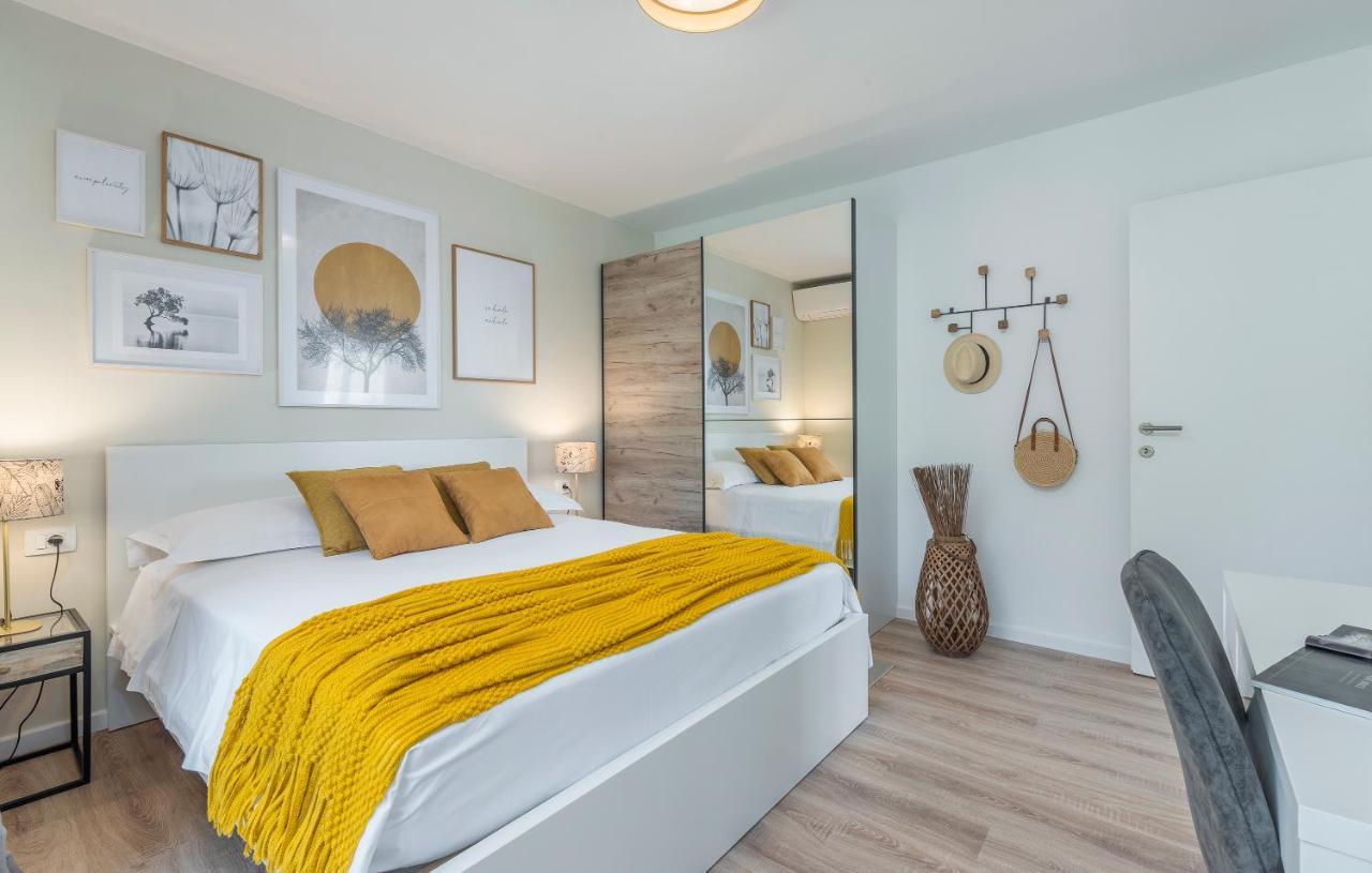 Just Renovated Stylish 2 Bedrooms Apartment Only A Few Steps From The Beach! Novigrad  Zewnętrze zdjęcie