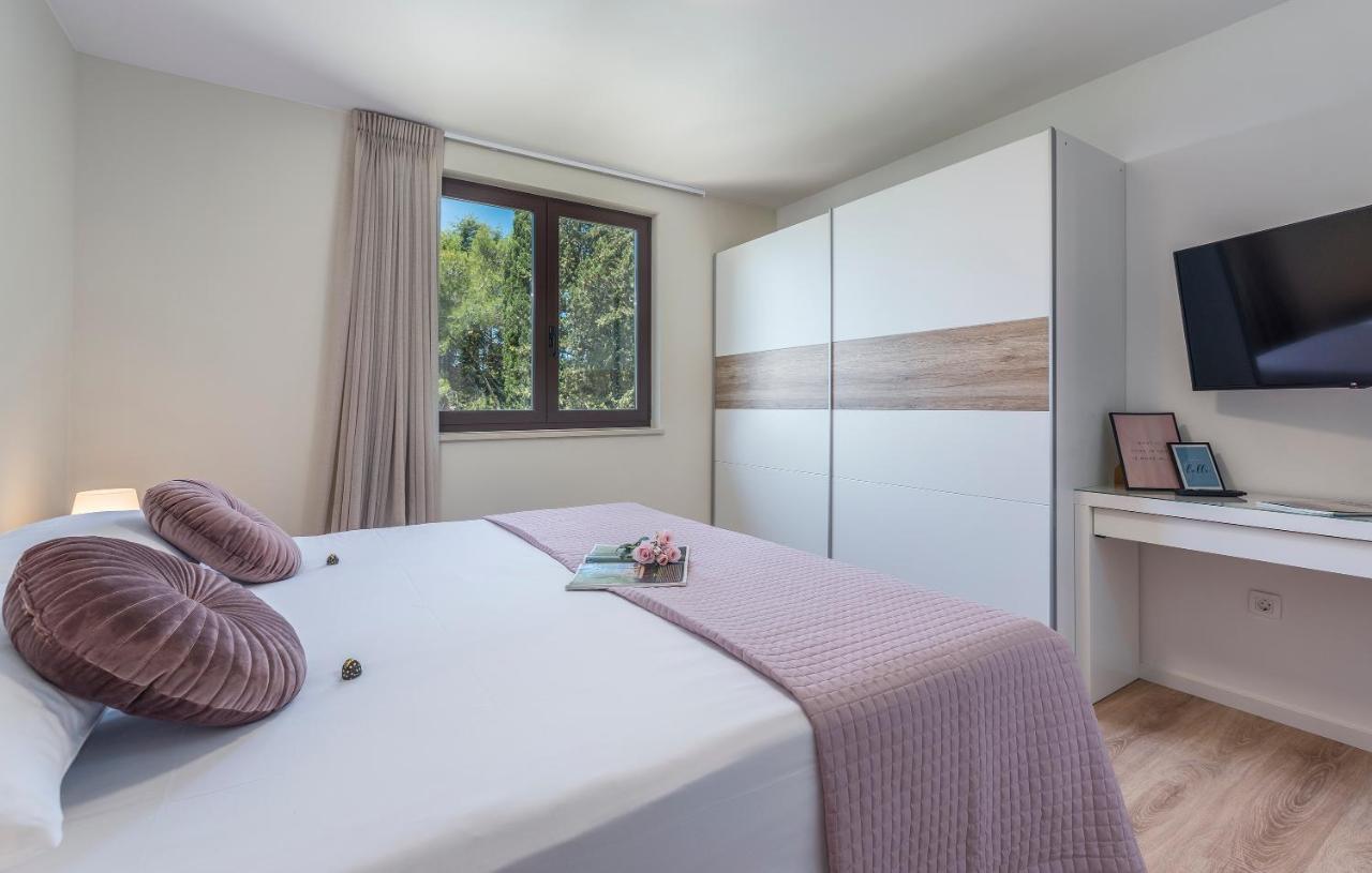 Just Renovated Stylish 2 Bedrooms Apartment Only A Few Steps From The Beach! Novigrad  Zewnętrze zdjęcie