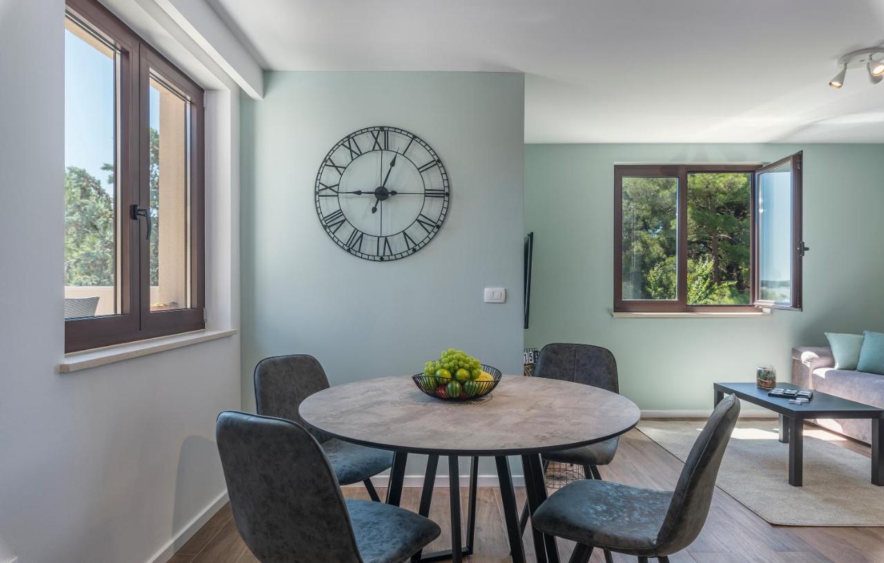 Just Renovated Stylish 2 Bedrooms Apartment Only A Few Steps From The Beach! Novigrad  Zewnętrze zdjęcie