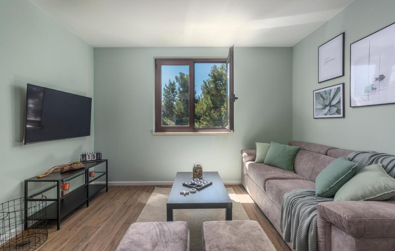 Just Renovated Stylish 2 Bedrooms Apartment Only A Few Steps From The Beach! Novigrad  Zewnętrze zdjęcie
