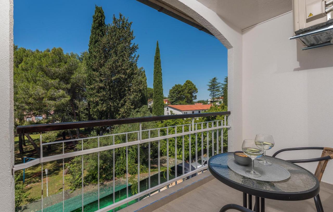 Just Renovated Stylish 2 Bedrooms Apartment Only A Few Steps From The Beach! Novigrad  Zewnętrze zdjęcie
